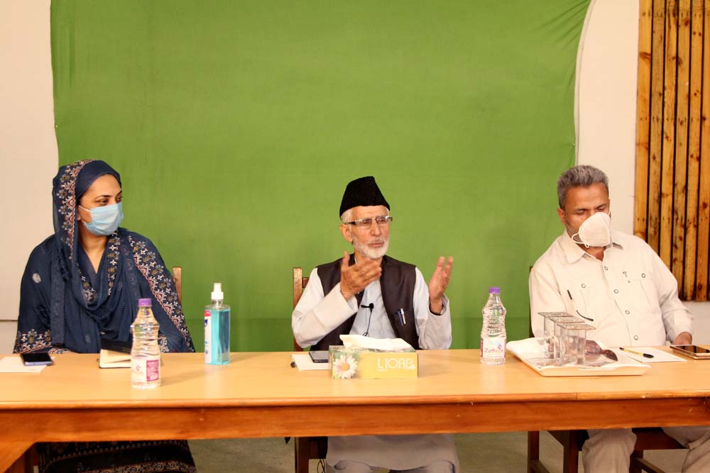 School hosts eminent poet Zareef Ahmad Zareef and renowned educationist Dr. Jauhar Quddusi