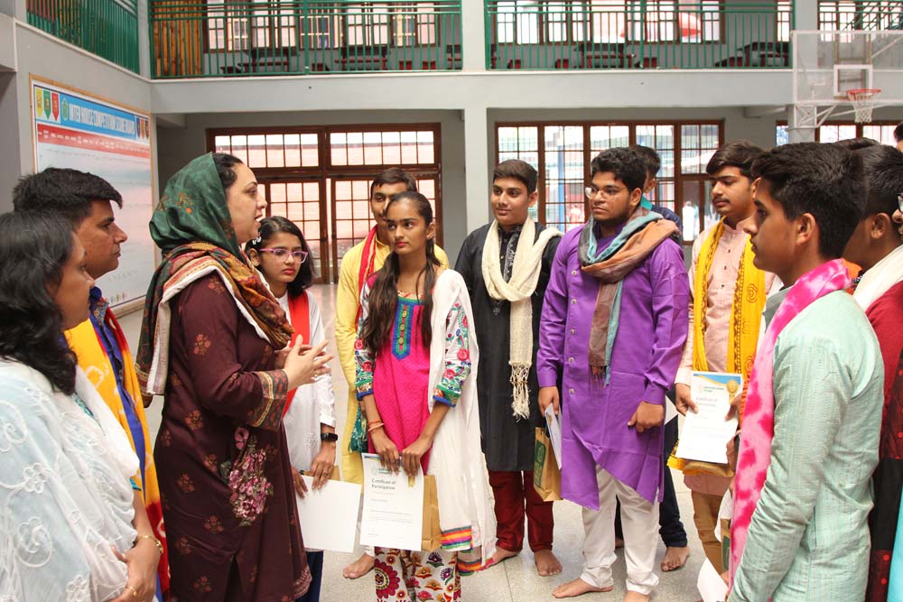 DPS Srinagar hosts a delegation from Gujarat school