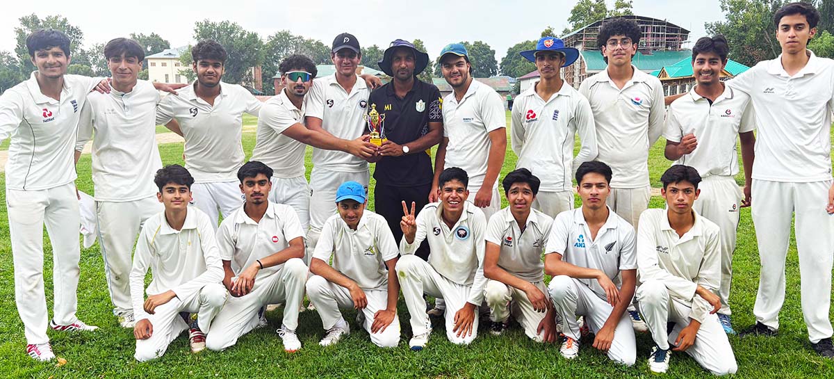 DPS Srinagar Under-17 Team Triumphs in Zone Amira Kadal Cricket Tournament